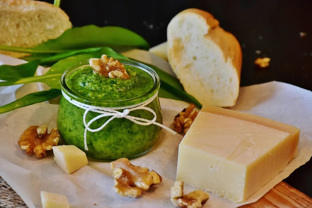 A Beginner's Guide to Identifying Safe Wild Garlic in UK Woodlands